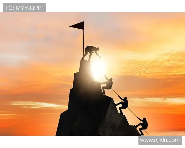 广州攀岩队团队协作探索：攀登高峰中的默契与信任之道