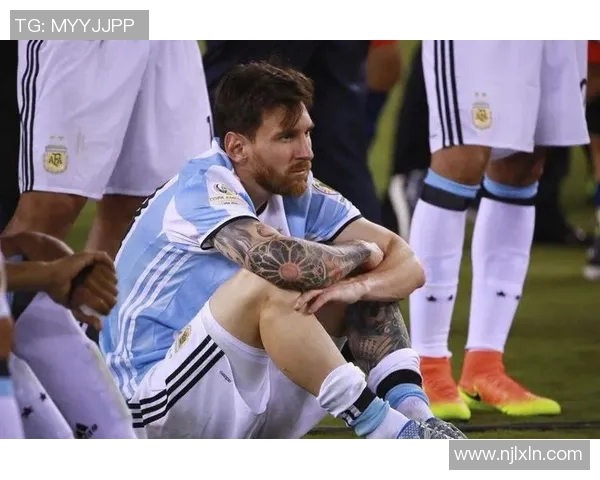 外国足球明星因感人时刻泪洒赛场引发全球球迷热议与共鸣 外国足球明星因感人时刻泪洒赛场引发全球球迷热议与共鸣